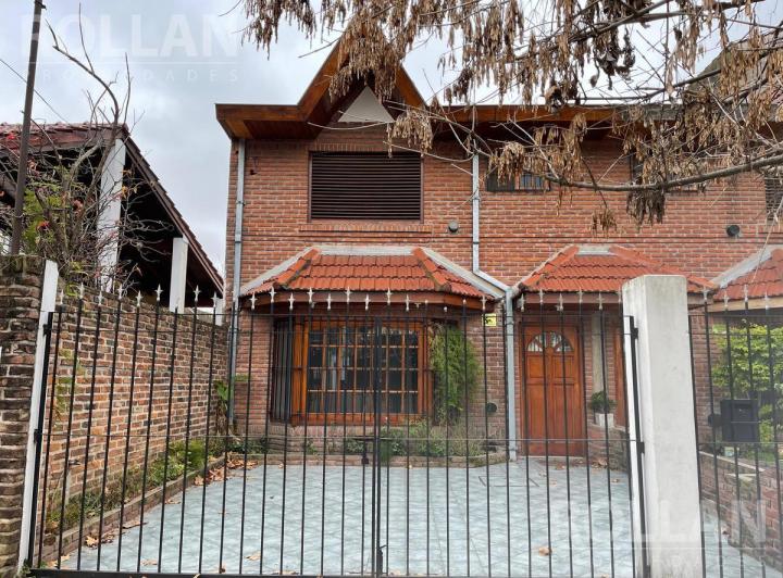 Casa · 130m² · 5 Ambientes · 2 Cocheras