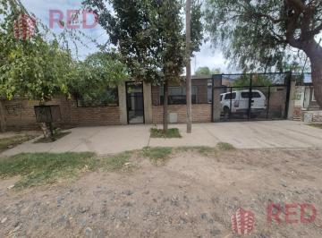 Casa · 120m² · 4 Ambientes · 1 Cochera · Vende Casa 2 Dorm. en Centenario - Barrio Sarmiento