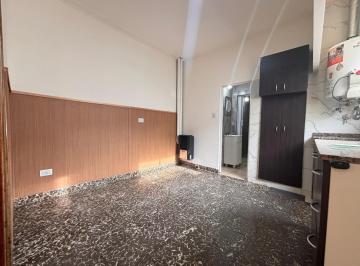 PH · 29m² · 2 Ambientes · Alquiler de PH 2 Ambientes con Patio en Avellaneda y Av Jara