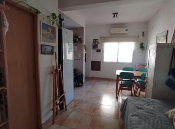 PH de 2 ambientes, Tres de Febrero · Venta PH Departamento 2 Ambientes con Balcon Caseros