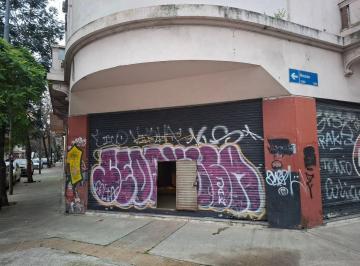 Local comercial en Alquiler · Local en Esquina Pavon y Rincon