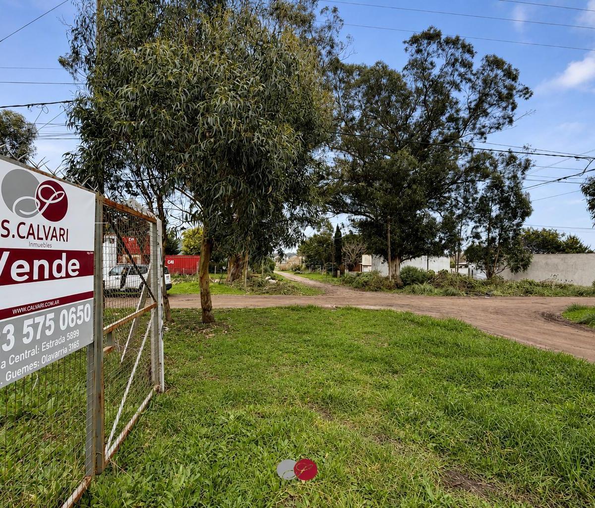 Lote en esquina listo para edificar – Barrio Acantilados