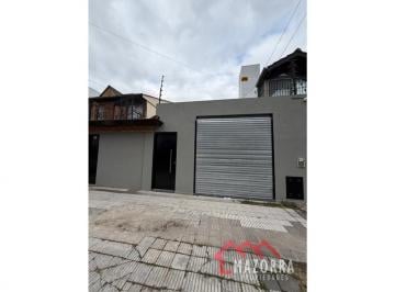 Casa · 250m² · 4 Ambientes · 1 Cochera · Casa en Alquiler - Caseros
