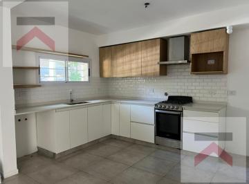 Casa · 65m² · 4 Ambientes · Venta Casa 3 Ambientes Dos Dorm, Dos Baños en La Lucila con Patio y Parrilla!
