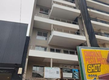 Departamento · 68m² · 3 Ambientes · 1 Cochera · Venta de Depto. en Florida 3 Ambientes 6to Piso Contrafrente con Balcon, Cochera, Sum y Piscina