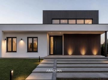 Casa · 182m² · 5 Ambientes · 1 Cochera · Casa en Venta de Pozo en Puebla Canning