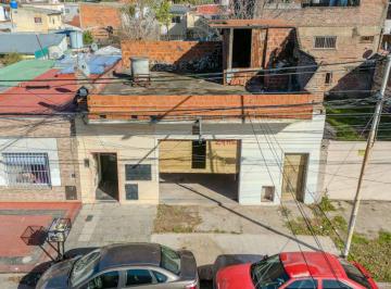 Local comercial · 67m² · Venta Local en Caseros con Espacio Aéreo.