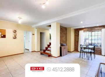 Casa · 215m² · 5 Ambientes · 1 Cochera · Casa 4 Dorm. Venta - Martinez