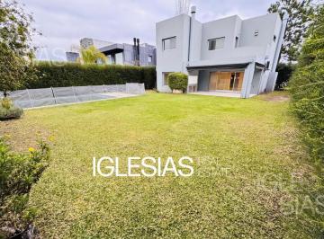 Casa · 170m² · 5 Ambientes · 2 Cocheras · Casa en Alquiler en Los Alisos, Nordelta
