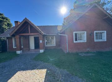 Casa · 137m² · 4 Ambientes · 2 Cocheras · Venta - Casa en Parque Irizar