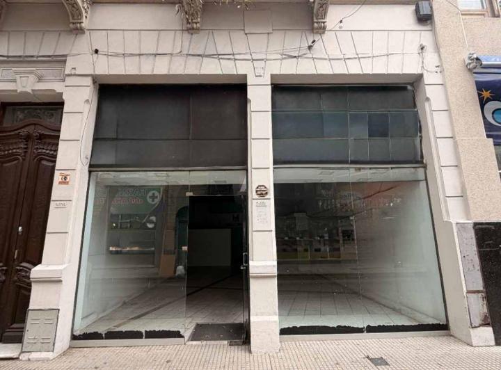 Local comercial · 230m²