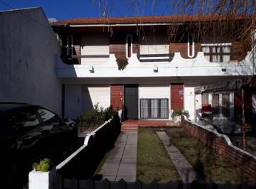 PH · 80m² · 3 Ambientes · 1 Cochera · Duplex de 3 Amb con Parque. Quincho y Entrada de Auto