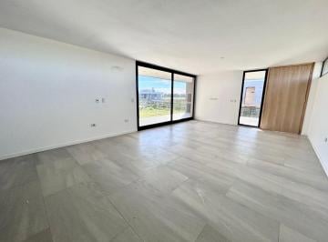 Casa · 156m² · 4 Ambientes · 1 Cochera · Oportunidad! Casa 4 Amb con Pileta - Finca Jóven