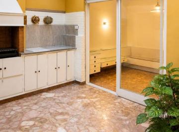 PH · 111m² · 4 Ambientes · Venta - PH 4 Ambientes con Parrilla - Mataderos