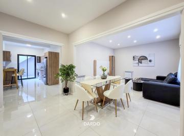 PH de 4 ambientes, Mar del Plata · Chalet en PH 4 Ambientes Reciclado con Garage en La Perla
