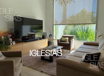 Casa · 230m² · 5 Ambientes · 2 Cocheras · Casa en Alquiler Al Lago en Las Glorietas, Nordelta