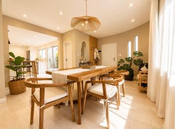 Casa · 100m² · 2 Ambientes · 1 Cochera · Casa en Banfield Oeste