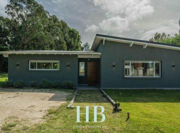 Casa de 4 ambientes, Costa Esmeralda · Casa con 3 Dorm. en Venta y Alquiler en Golf 2
