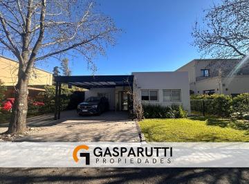 Casa · 140m² · 3 Ambientes · 4 Cocheras · Casa en Venta en Santa Agustina, Benavides, Tigre