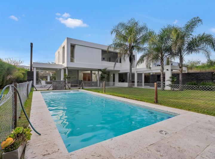 Casa · 264m² · 6 Ambientes