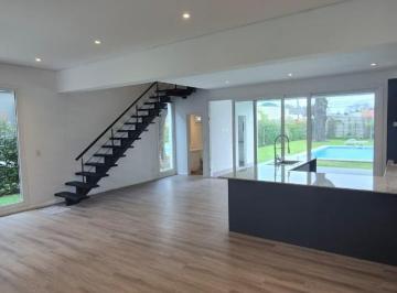 Casa · 170m² · 4 Ambientes · 2 Cocheras · Casa a Estrenar en Venta en Barrio Cerrado Villa Elvira