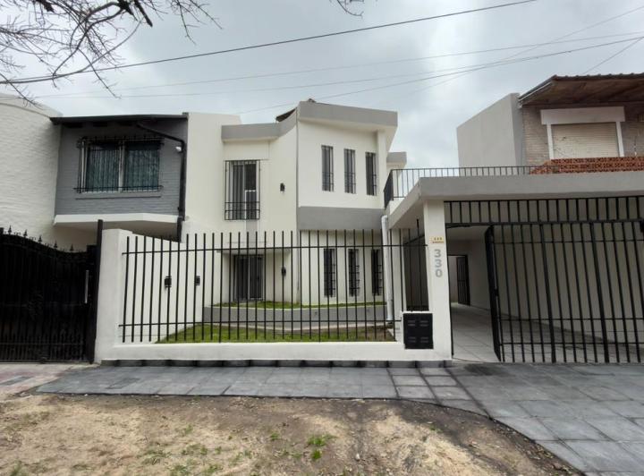 Casa · 192m² · 6 Ambientes · 2 Cocheras