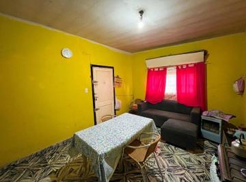 Casa · 70m² · 4 Ambientes · 2 Cocheras · Casa 4 Ambientes Venta Lomas de Zamora