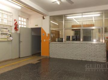 Local comercial · 297m² · Inmueble Comercial de 2 Plantas Depósito Apto Todo Destino, Zona Saavedra!