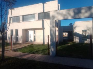 Casa · 198m² · 4 Ambientes · 2 Cocheras · Casa en Venta - 3 Dorm. 3 Baños - Cochera - 314 m² - Carmen de Areco