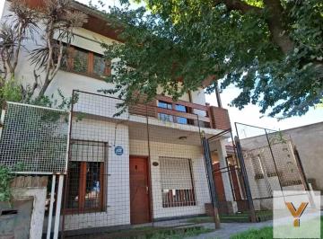 Casa · 200m² · 4 Ambientes · 2 Cocheras · Casa en Venta - 3 Dorm. 2 Baños - Mar del Plata