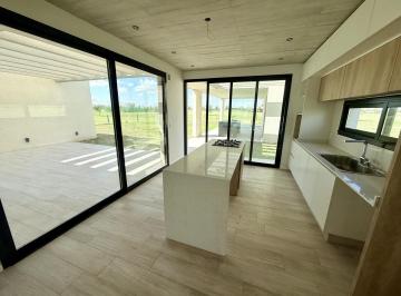 Casa · 180m² · 4 Ambientes · 2 Cocheras · Casa 3 Dorm. a Estrenar - Vida Club de Campo