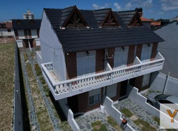 Departamento · 60m² · 4 Ambientes · 1 Cochera · Triplex en Venta - 2 Dorm. 2 Baños 1 Cochera - 80 m² - Mar del Tuyú