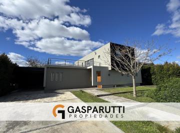 Casa · 180m² · 4 Ambientes · 4 Cocheras · Casa en Venta en San Matías a La Laguna
