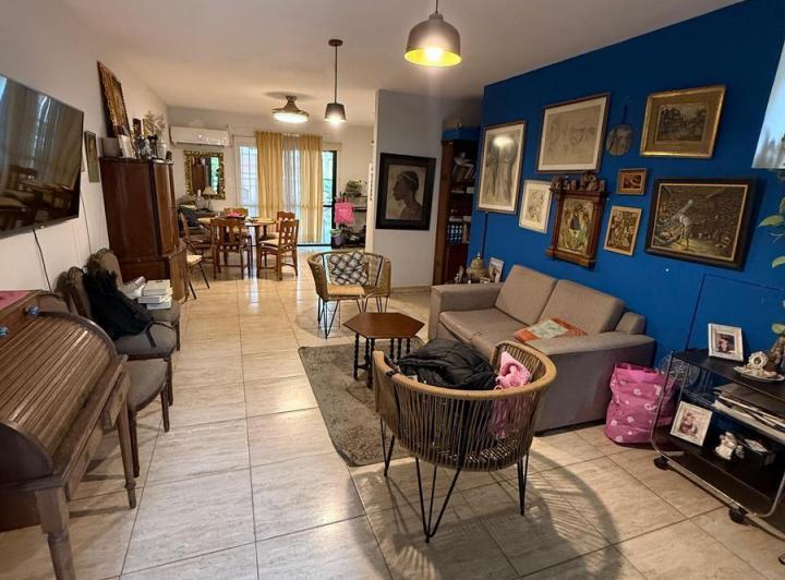 Casa · 100m² · 5 Ambientes · 1 Cochera