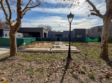 Casa · 433m² · 6 Ambientes · 4 Cocheras · Venta 6 Amb en Harás del Sol a Estrenar