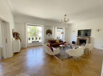 Departamento · 372m² · 5 Ambientes · 1 Cochera · Departamento en Recoleta