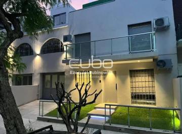 Casa · 240m² · 4 Ambientes · 1 Cochera · Venta Casa Reciclada a Nuevo con Jardín y Cochera en Barrio River