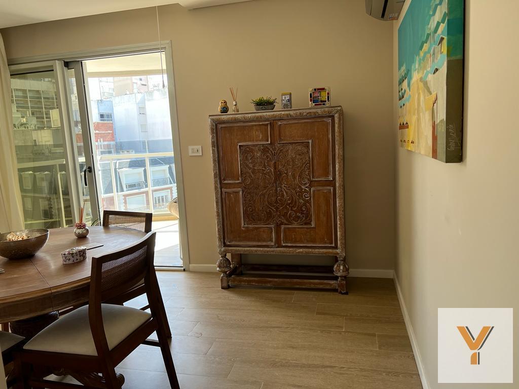 Departamento de tres dormitorios en venta en calle Güemes