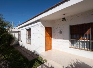 Casa en Venta de 5 ambientes Teodoro Felds · Excelente. Casa 4 Dorm.. Zona Residencial