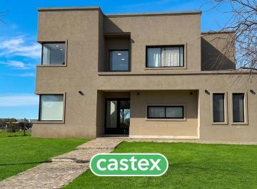 Casa · 226m² · 7 Ambientes · 2 Cocheras · Casa en Venta Al Agua, Barrio El Cantón Norte, Escobar