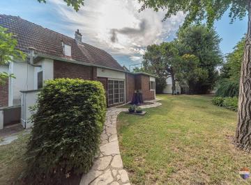 Casa · 140m² · 4 Ambientes · 1 Cochera · Chalet 4 Amb de Estilo Alemán en Villa Ballester