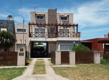 Casa · 108m² · 4 Ambientes · Casa en Venta - 3 Dorm. 2 Baños - Acantilados