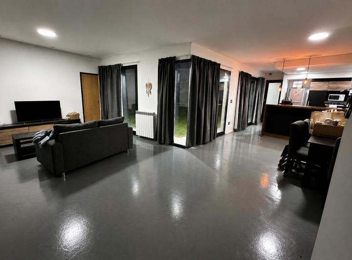 Casa · 88m² · 4 Ambientes · 2 Cocheras