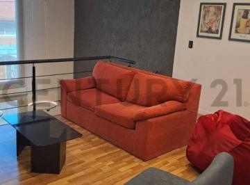 PH · 180m² · 3 Dormitorios · 1 Cochera · - Excelente Triplex de 5 Ambientes Muy Luminoso con Cochera - Pequeña Piscina y Solarium - – Quincho