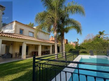 Casa · 360m² · 5 Ambientes · 4 Cocheras · Casa - Campos de Alvarez
