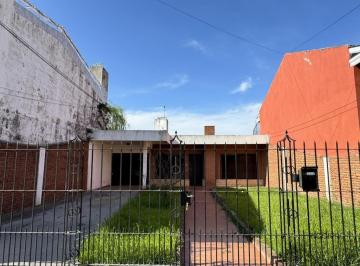 Casa · 416m² · 3 Ambientes · 3 Cocheras · Casa en Alquiler 3 Ambientes Berazategui Barrio Ducilo