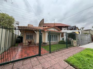 Casa de 4 ambientes, Quilmes · Hermoso Chalet de 4 Ambientes en Venta