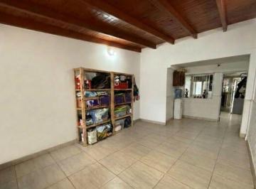 Casa · 91m² · 3 Ambientes · 1 Cochera · Venta Casa 2 Dormi y Cochera Prado Español Sn