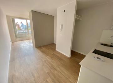 Departamento · 46m² · 1 Ambiente · Alquiler Loft con Balcón y Amenities. Av Pellegrini Al 1600