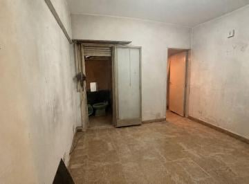 Departamento · 26m² · 2 Ambientes · Venta Depto 2 Amb. C/patio a Refaccionar Caballito